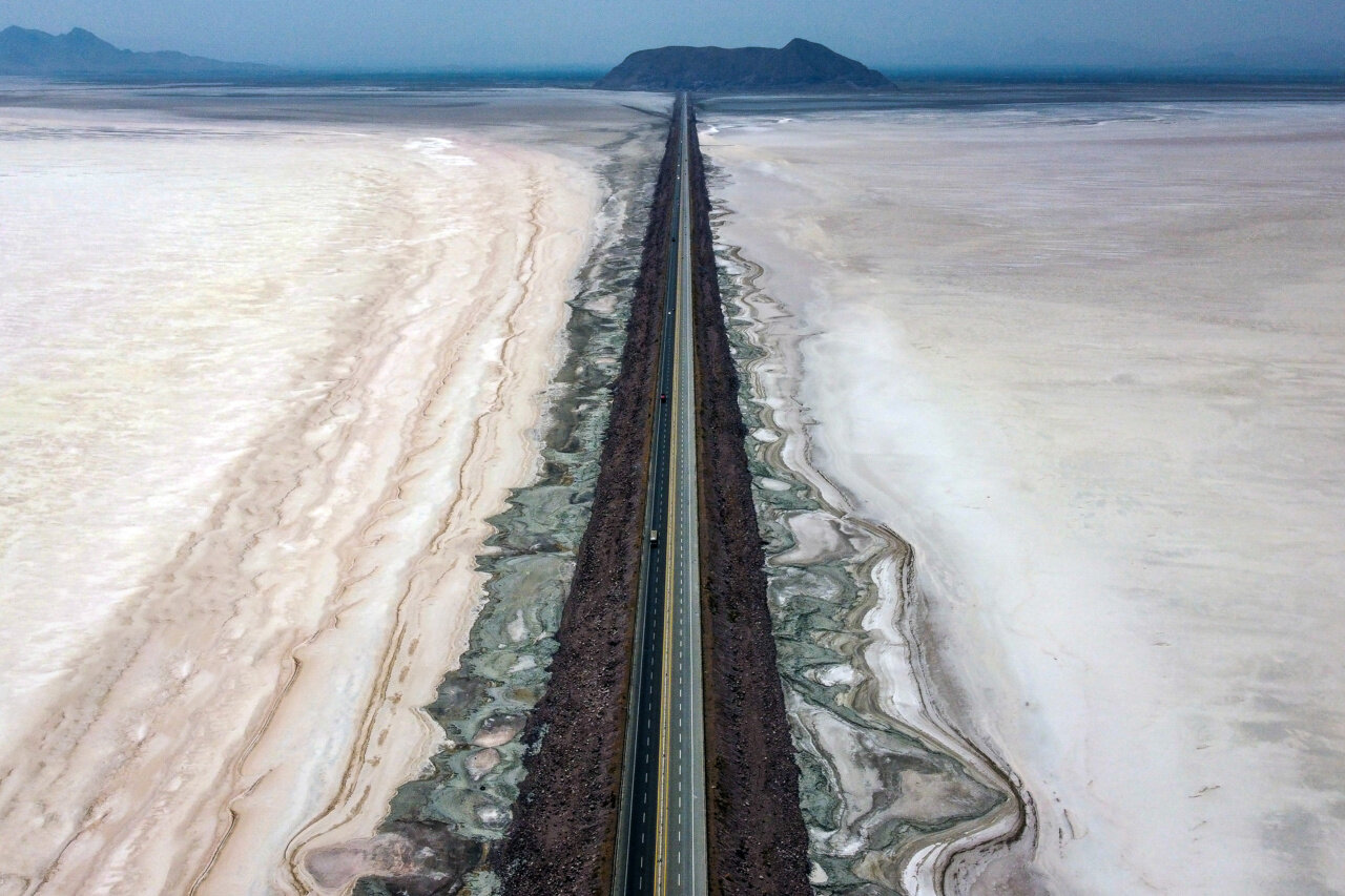 محو شدن کامل دریاچه ارومیه + عکس ناسا